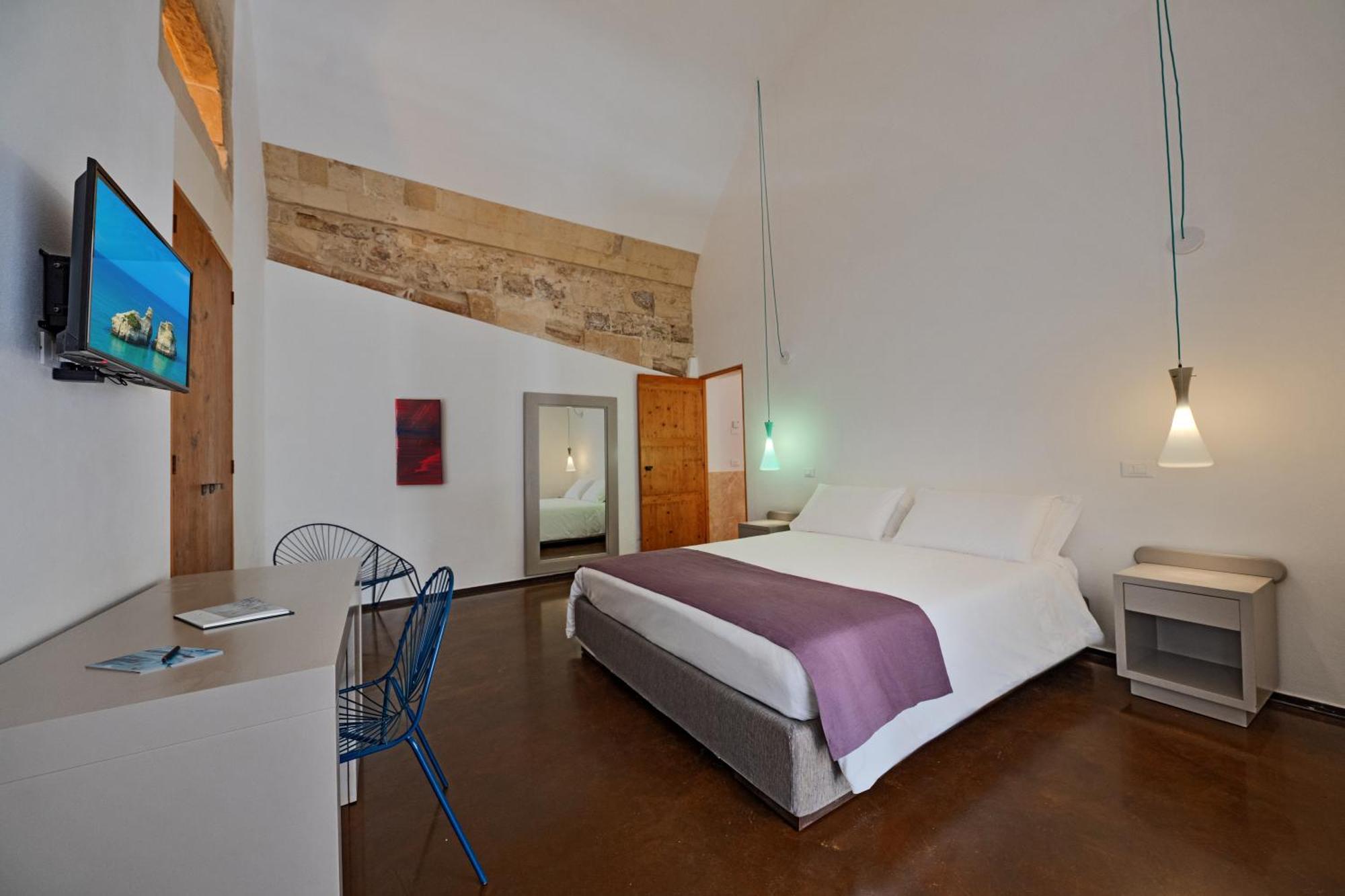 Palazzo Persone Dimora Storica Bed & Breakfast Lecce Eksteriør bilde