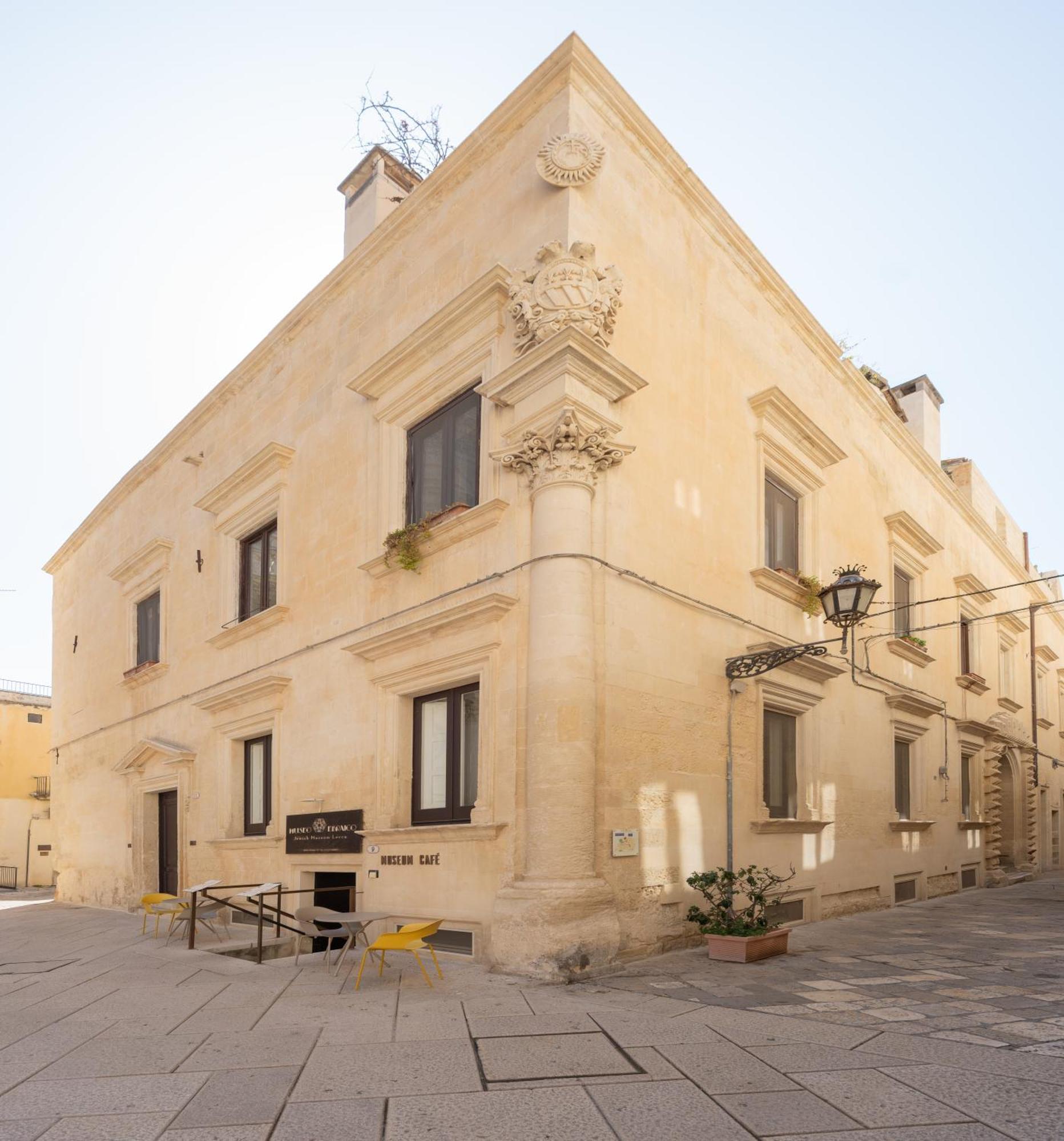 Palazzo Persone Dimora Storica Bed & Breakfast Lecce Eksteriør bilde