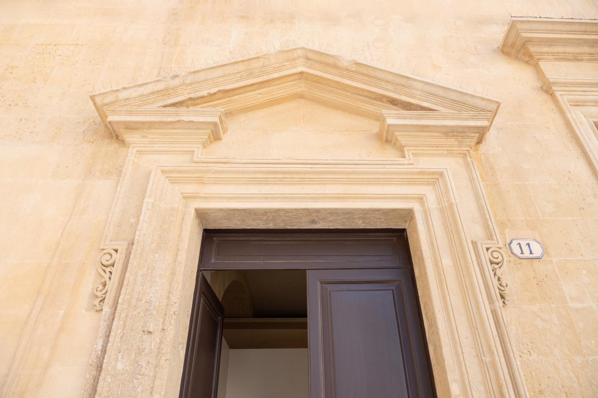 Palazzo Persone Dimora Storica Bed & Breakfast Lecce Eksteriør bilde